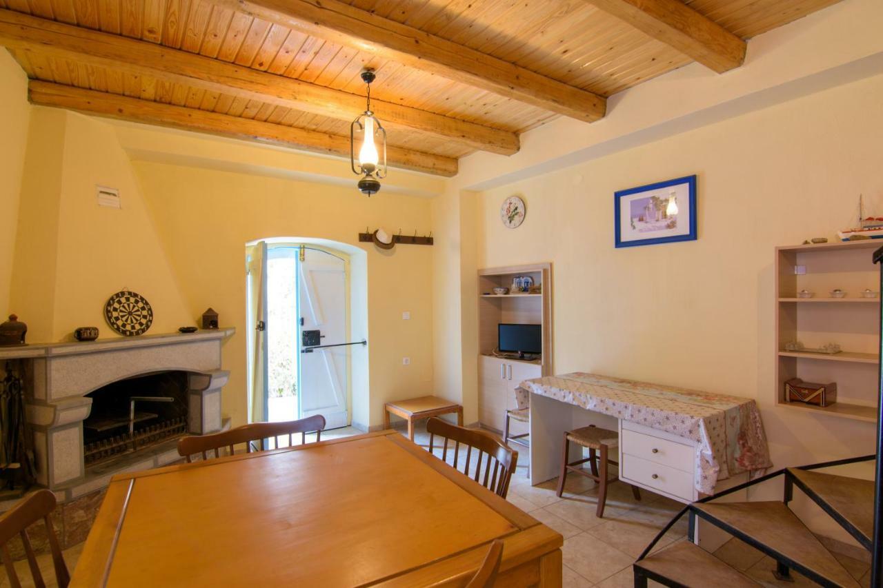 Lilas Traditional Maisonette Елунда Екстер'єр фото